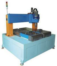 專業定制與高效制造 鉆孔攻牙專用機、可動腕配件與沖床的綜合解決方案